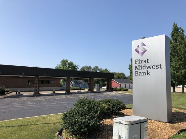 First Midwest Bank Property - Danville, IL: 1000 East Voorhees, Danville, IL 61832